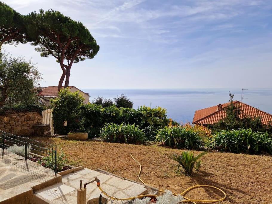 Giardino Panoramico Sul Mare, Un Angolo Di Liguria